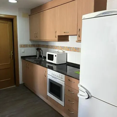 Apartamento A 2 Calles Del Mar, Con Aire Acondicionado