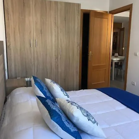 Apartamento A 2 Calles Del Mar, Con Aire Acondicionado